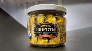Шпроты в масле ожидаем